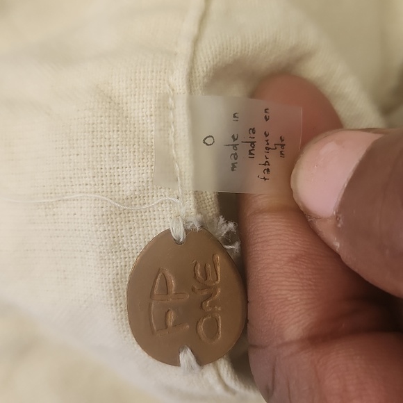 FREE PEOPLE ONE Penny high waist frayed hem ivory pleated pocket shorts 0 XS - Picture 4 of 7